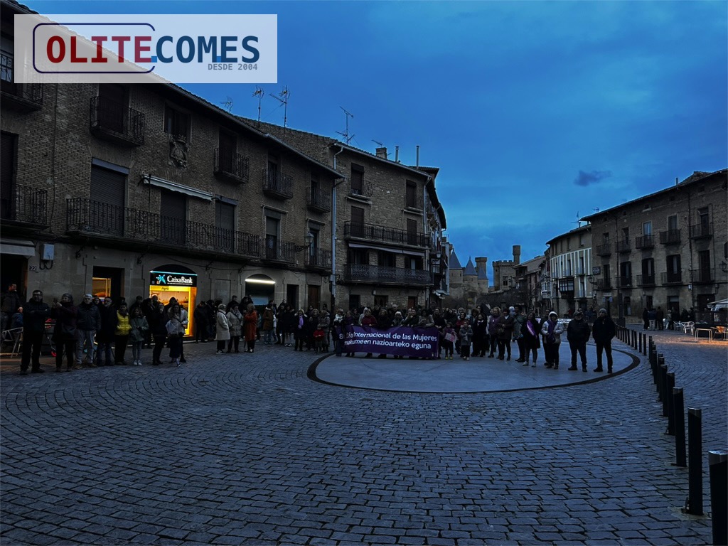 Olite, se manifiesta en el 8M para conmemorar el D�a Internacional de la Mujer 