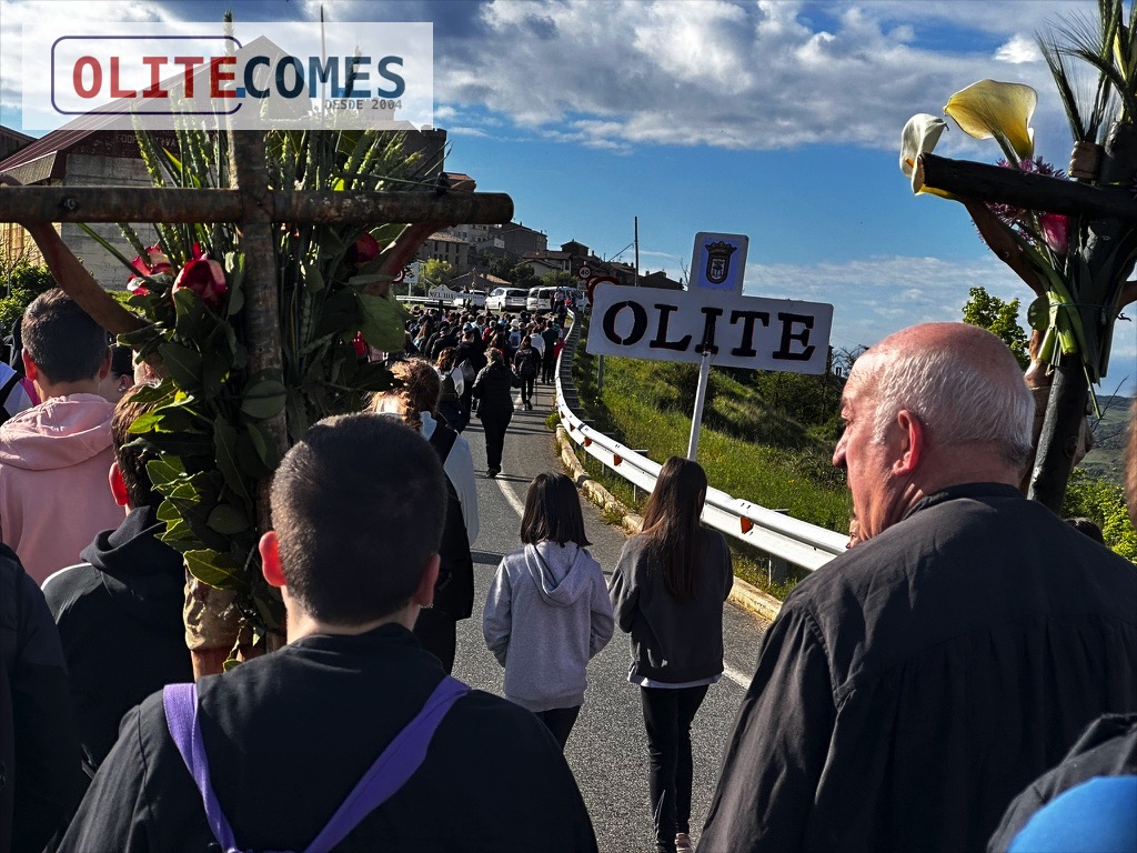 Olite y sus pueblos vecinos peregrinan a Uju� en una emotiva jornada de f� y tradici�n