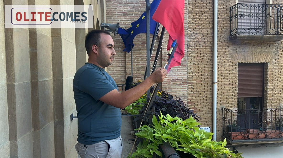 Iker de Carlos lanza el cohete que da inicio a las Fiestas de la Juventud 2025 bajo un sol abrasador