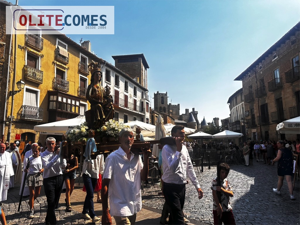 Olite celebr� la festividad de la Asunci�n con procesi�n y actos religiosos
