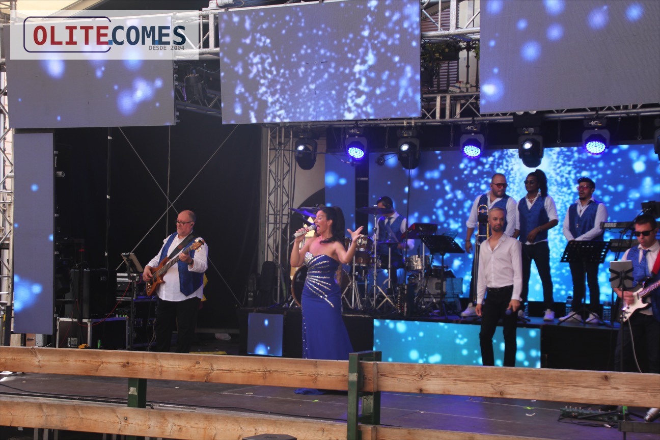 Cafe Concierto con la orquesta Welcome Band