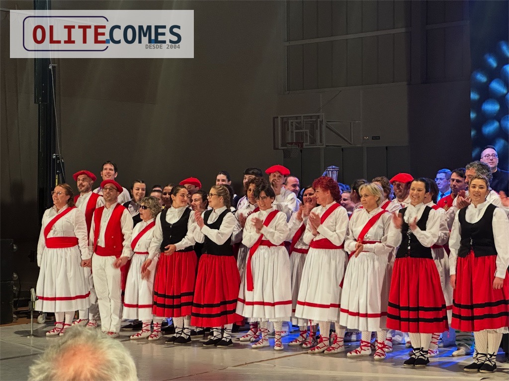 Gran acogida en el polideportivo municipal para:  