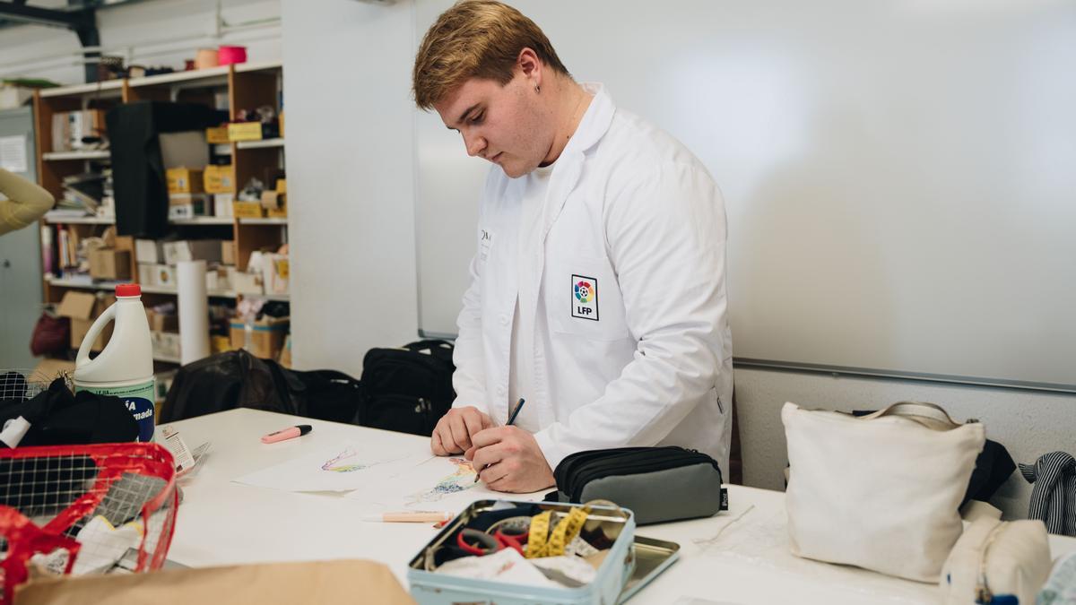 Cesar Equisoain lleva el futbol a la alta costura