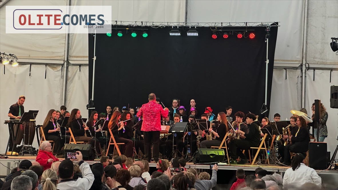 La Banda Juvenil de la Escuela de M�sica convierte su concierto en una aut�ntica verbena festiva