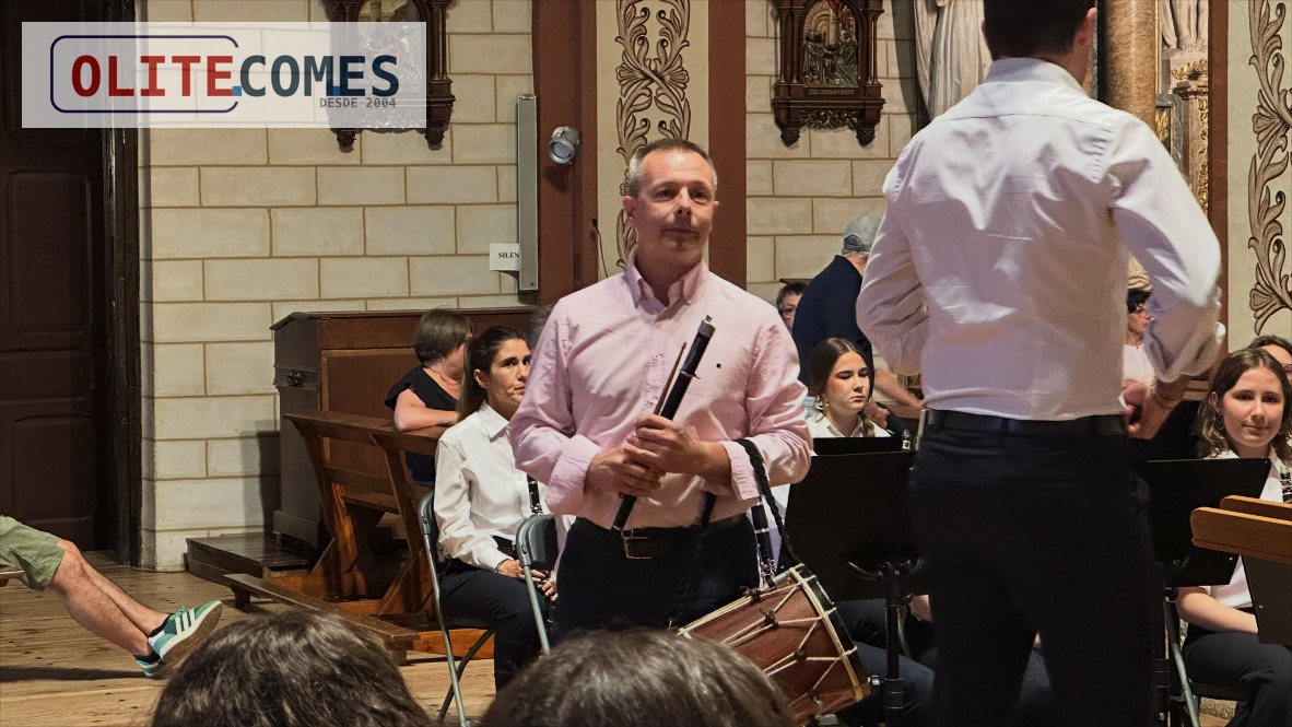 La Banda de M�sica de Olite y Garikoitz Mendizabal llenan la Iglesia de San Pedro en un concierto �nico para txistu y banda