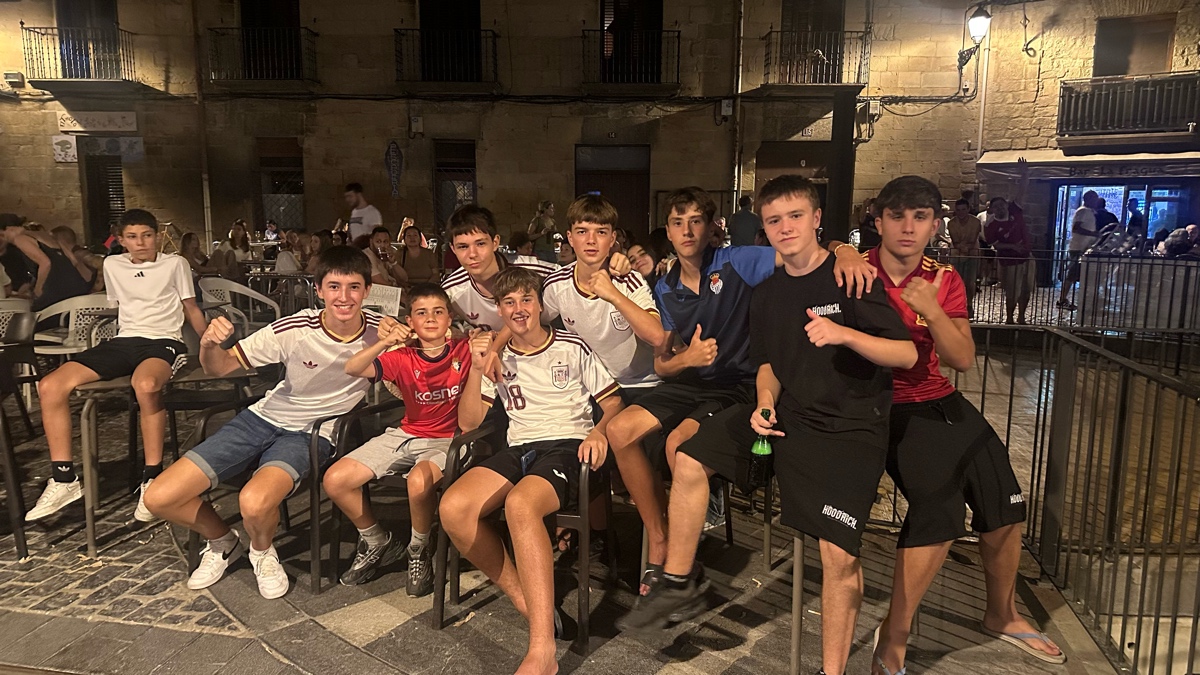 Olite celebra por todo lo alto el triunfo de Espana en la final del Mundial