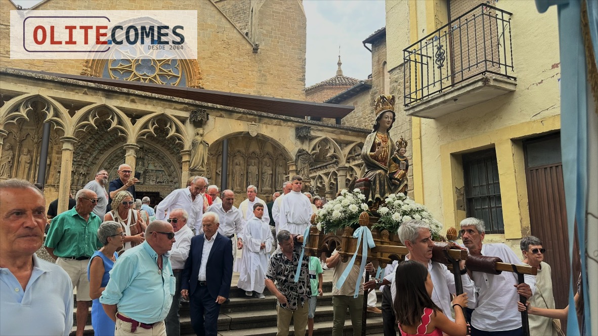 Olite celebra la festividad de la Virgen de la Asuncion con una solemne eucaristia en Santa Maria