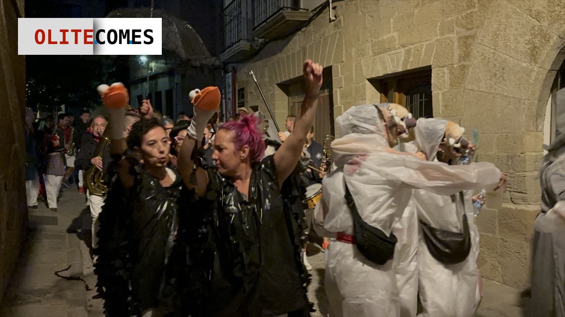 La diana de las mujeres llena de alegr�a las primeras horas del 15 de septiembre en Olite