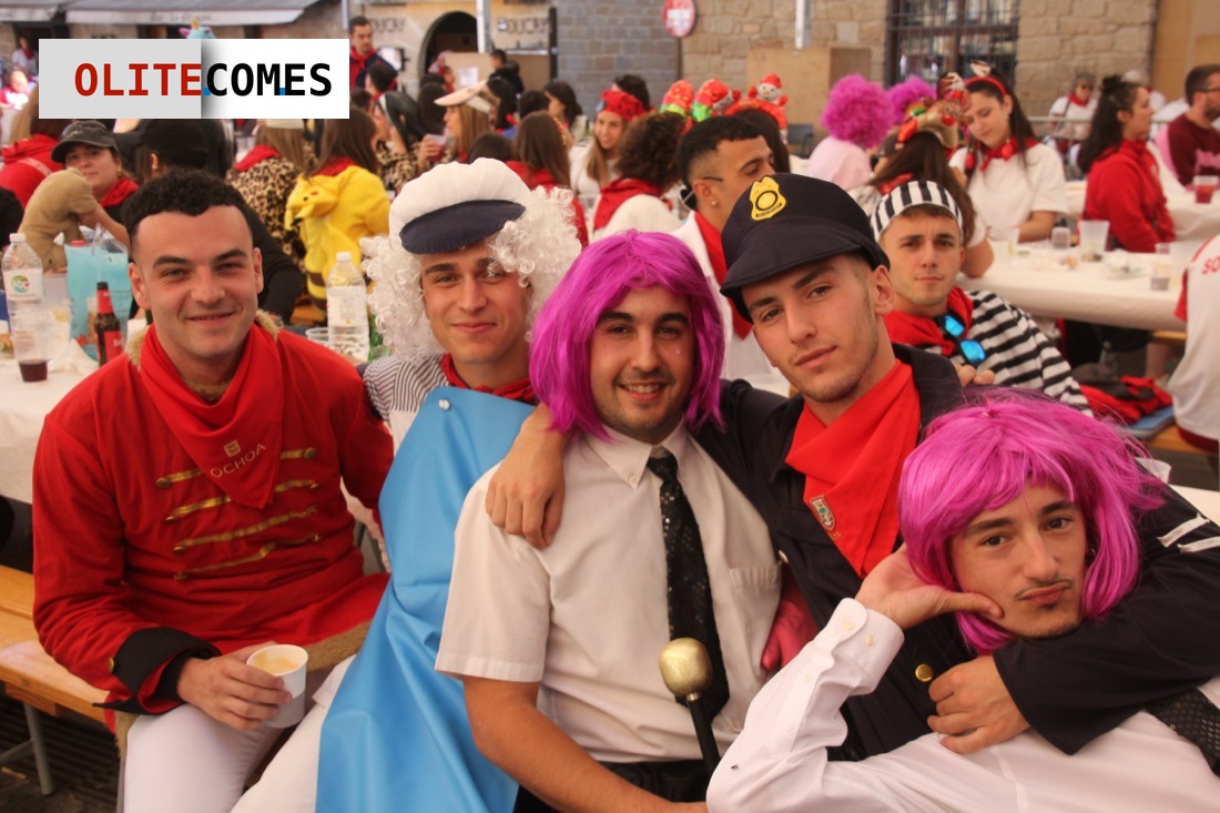 La juventud toma protagonismo en las fiestas de Olite con una comida para m�s de 200 comensales